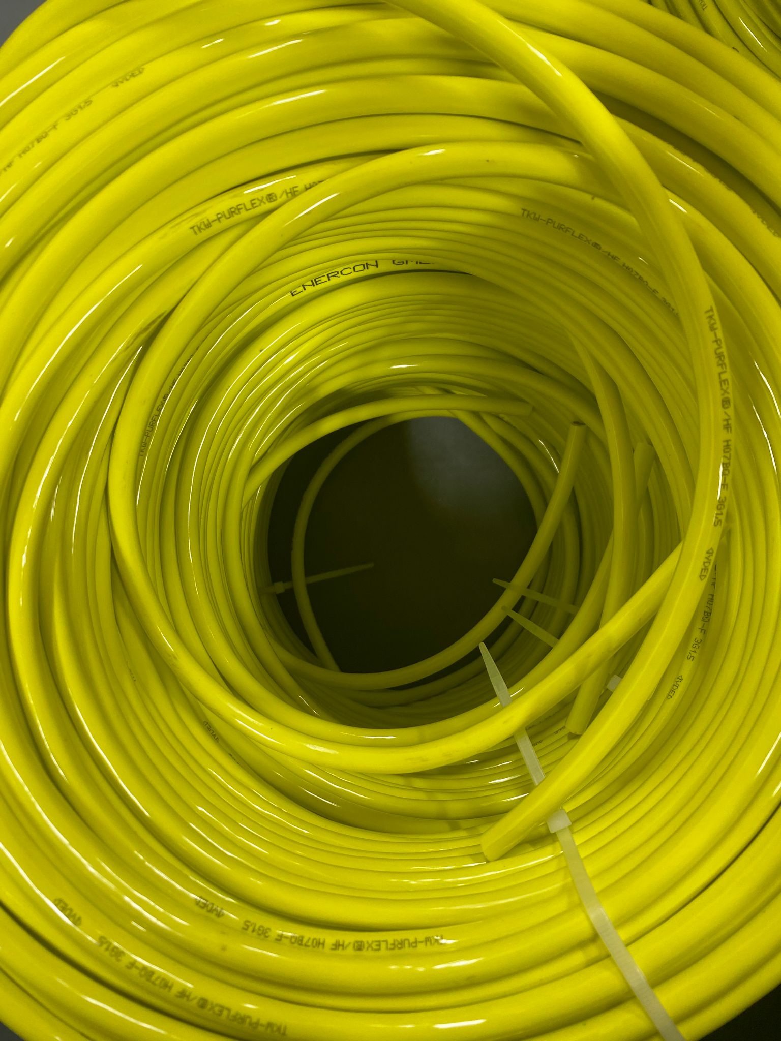 H07BQ-F technische Daten sind entscheidend, wenn es um die Auswahl einer hochwertigen und langlebigen PUR-Leitung geht. Die H07BQ-F Leitung ist robust, flexibel